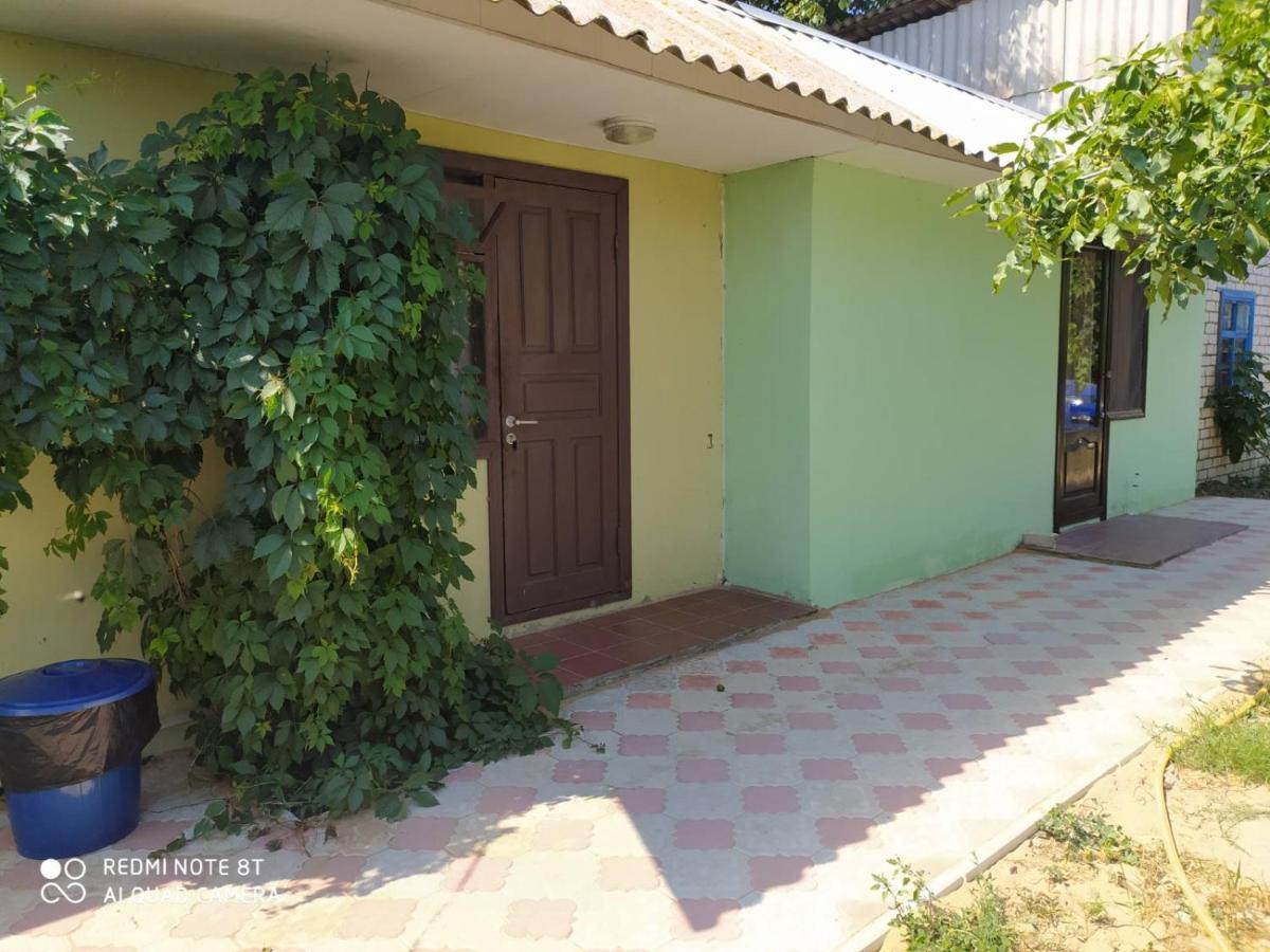 Small Guest House Lazurne Bagian luar foto
