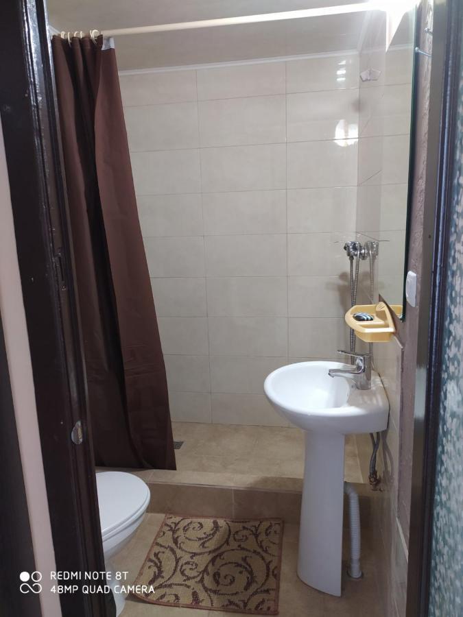 Small Guest House Lazurne Bagian luar foto