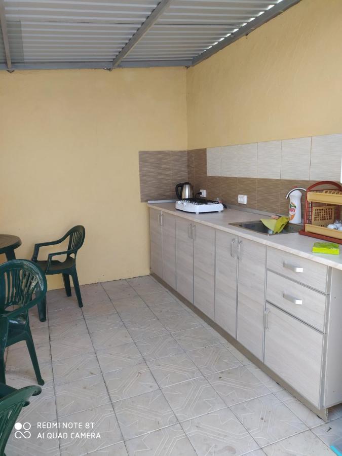 Small Guest House Lazurne Bagian luar foto
