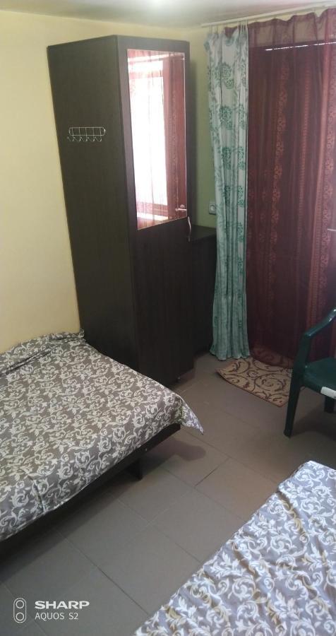 Small Guest House Lazurne Bagian luar foto