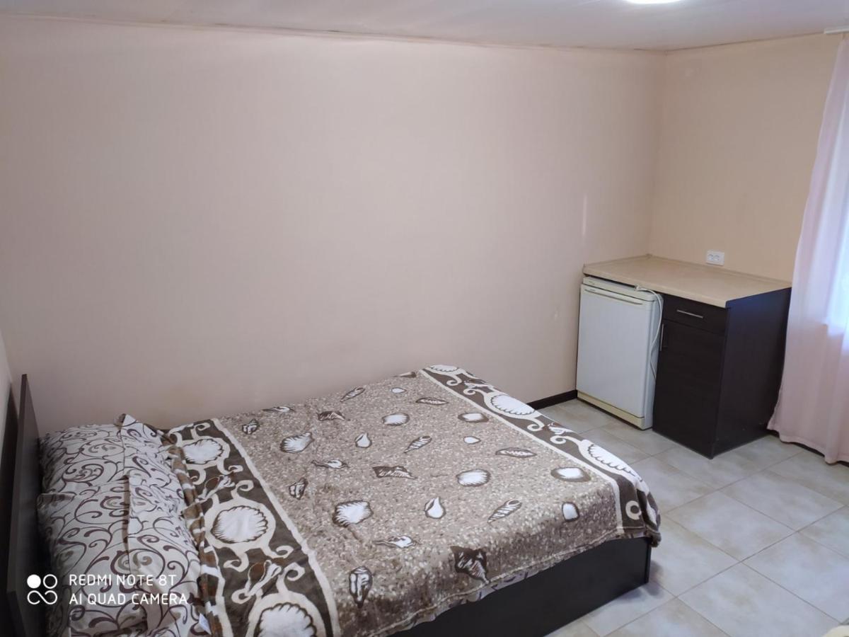Small Guest House Lazurne Bagian luar foto