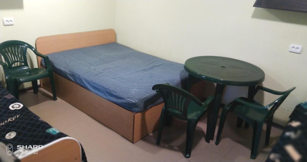 Small Guest House Lazurne Bagian luar foto