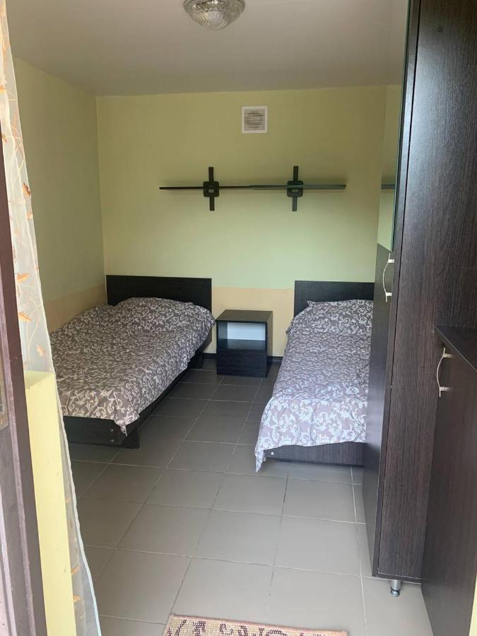 Small Guest House Lazurne Bagian luar foto
